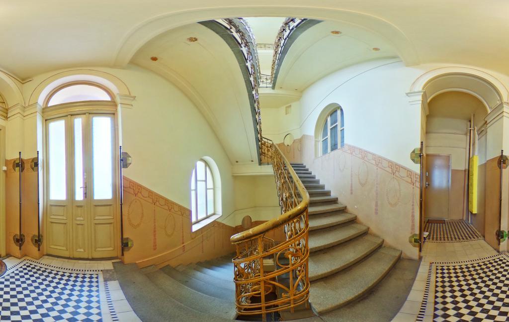 Apartment Split Level